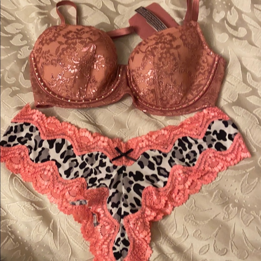 Victoria secret bra 34b very lightly padded